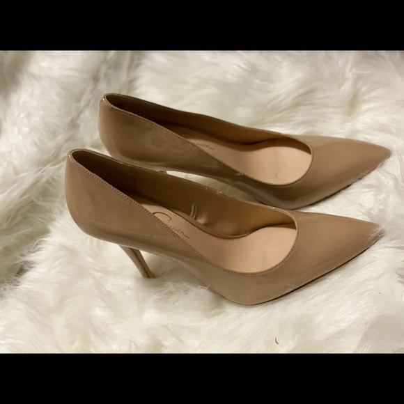 Used Shoe - Picture 2 of 3